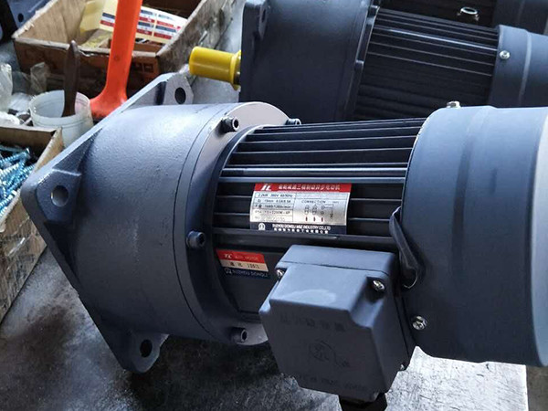 簡(jiǎn)易升降立式停車馬達(dá) 簡(jiǎn)易升降立式停車馬達(dá)